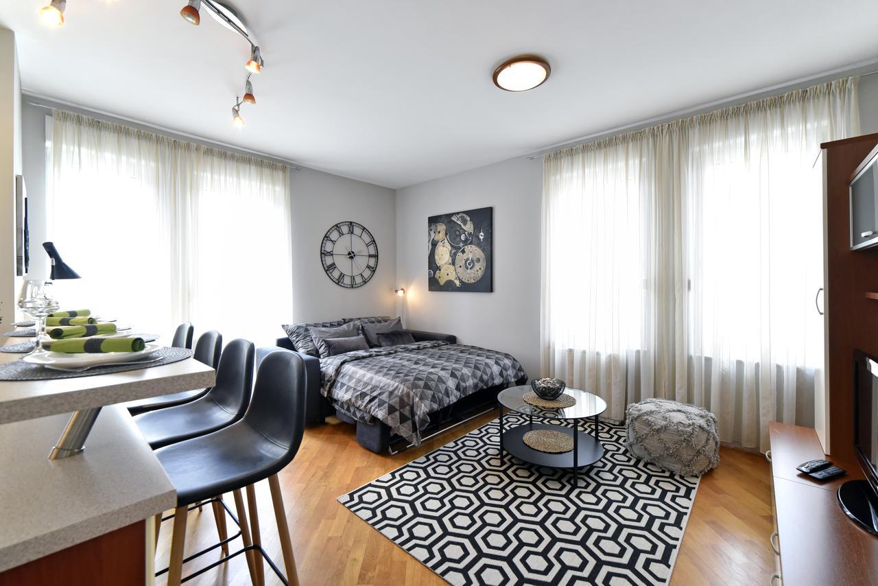 Old Clock Apartment ซาเกร็บ ภายนอก รูปภาพ